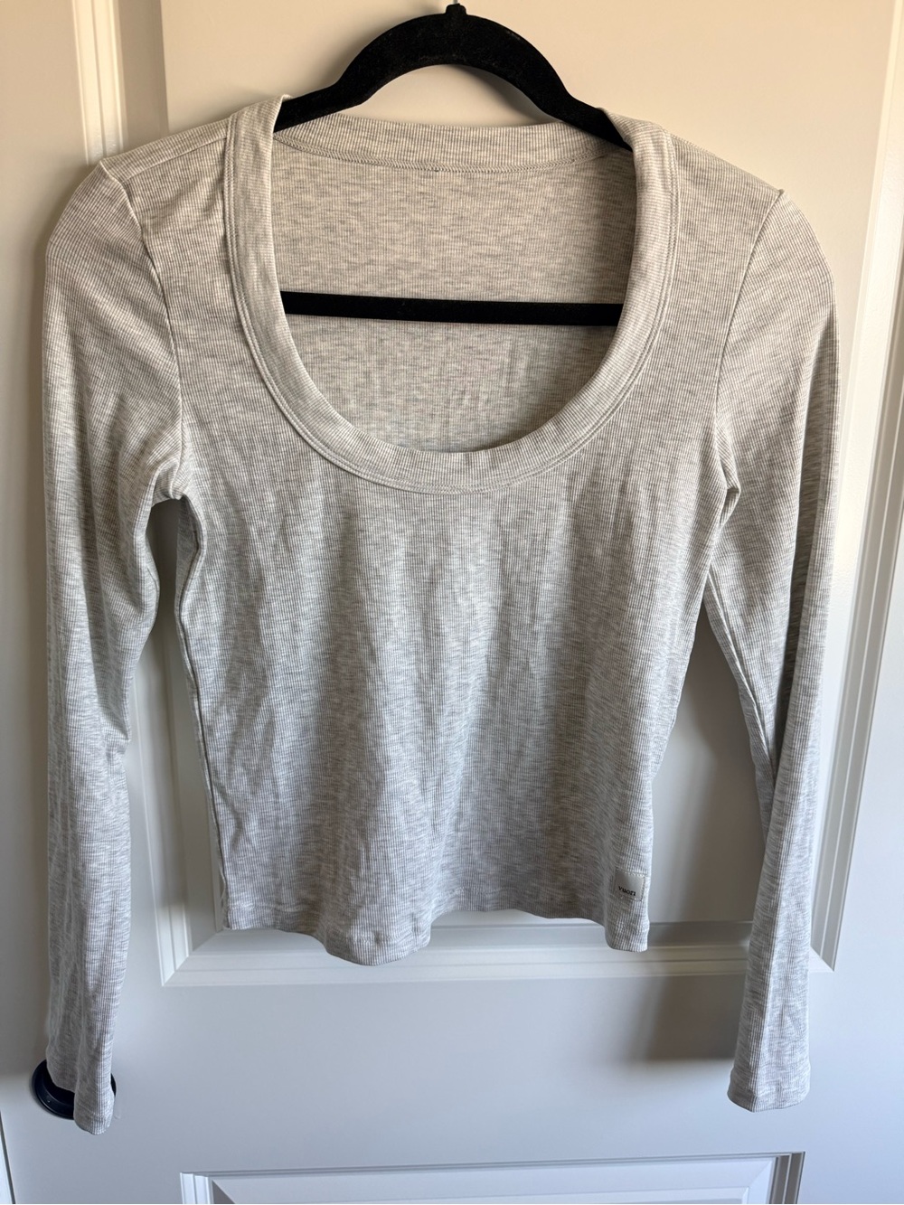 Vuori Light Gray Ribbed Scoop Neck Long-Sleeve Top